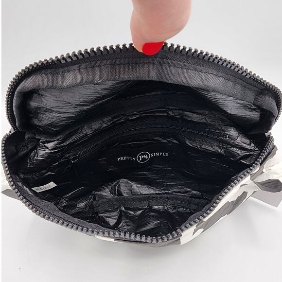 NEW Pretty Simple Kona Cove Tyvek Splashproof Beach Bum Bag Black & White Clover - Picture 8 of 9